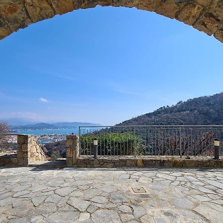 Agriturismo La Pietra La Spezia Exterior foto